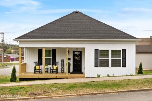 210 E 1st Ave, Lenoir City, TN, 37771-2924 | Card Image