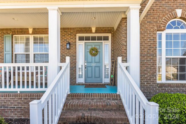Front Entrance | Image 5
