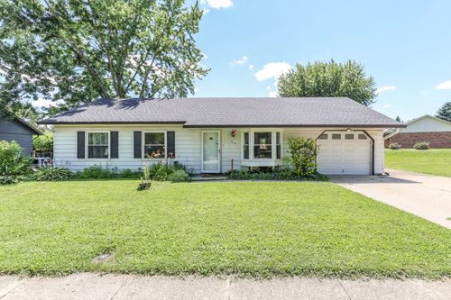 610 Holiday Dr, Fortville, IN, 46040-1135 | Card Image
