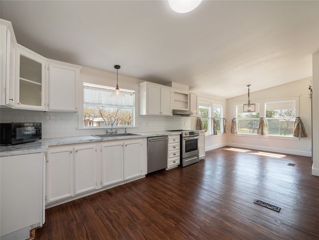 557 Riddle Rd, House other with 7 bedrooms, 4 bathrooms and null parking in Cedar Creek TX | Image 28