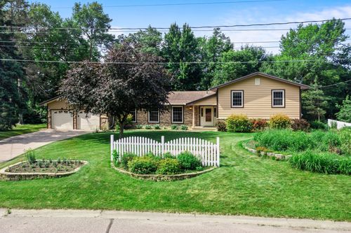 331 Sunset Ln N, Cambridge, MN, 55008-1012 | Card Image