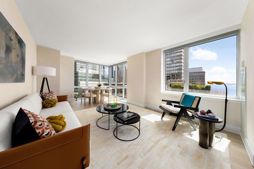 27e-20 River Ter, New York, NY, 10282-1200 | Card Image