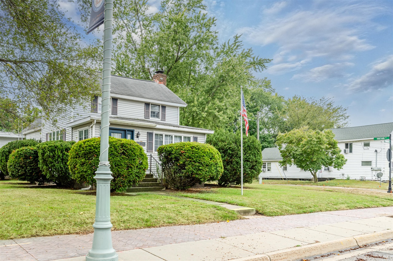 Lake St, Bridgman, MI 49106
