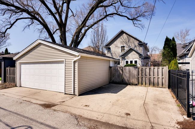 221 N Illinois St, House other with 4 bedrooms, 4 bathrooms and 2 parking in Elmhurst IL | Image 39