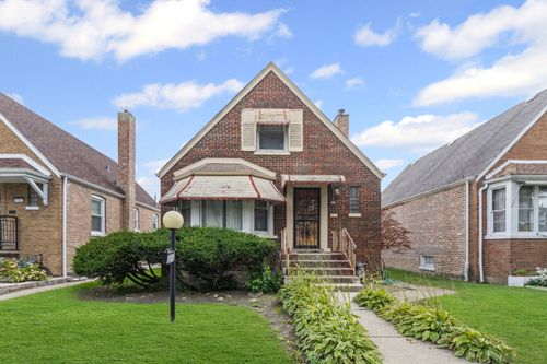 8043 S Yale Ave, Chicago, IL, 60620-1757 | Card Image