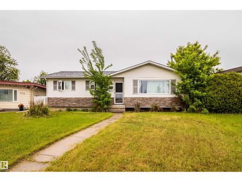 8512 142a Ave Nw, Edmonton, AB, T5E2G7 | Card Image