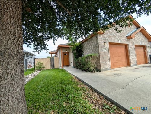 229 Anne Louise Dr, New Braunfels, TX, 78130-3493 | Card Image