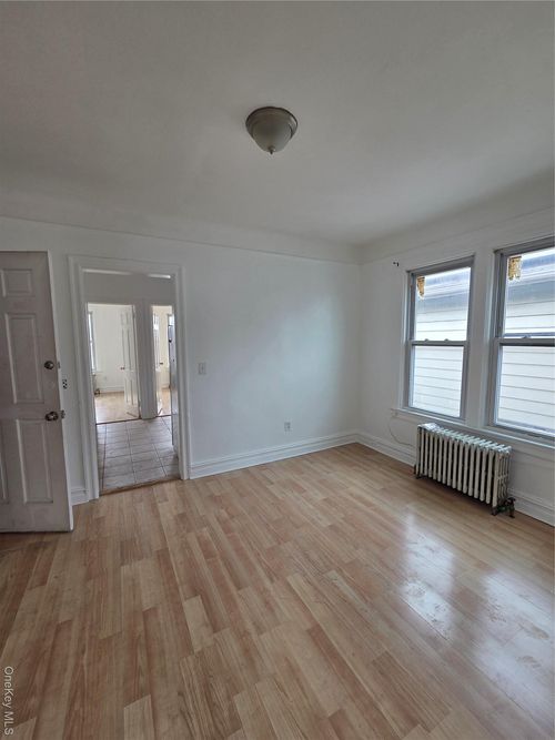 3561 Ropes Ave, Bronx, NY, 10475-1042 | Card Image