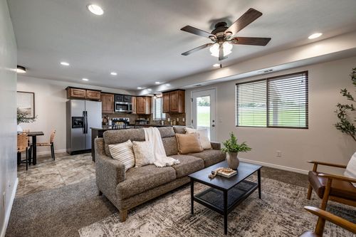 1865 W 5050 S, Roy, UT, 84067-6709 | Card Image