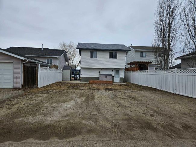 12425 97 A St, House detached with 3 bedrooms, 2 bathrooms and 4 parking in Grande Prairie AB | Image 2