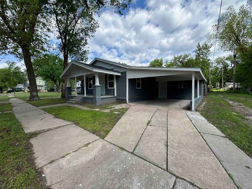 210 E Quincy Ave, Arkansas City, KS, 67005-3438 | Card Image