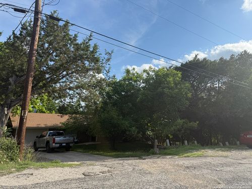 110 7th St, Ingram, TX, 78025-3035 | Card Image