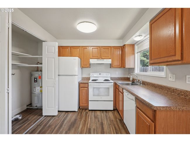 Kitchen | Image 9