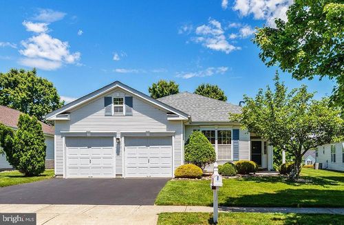 46 Minuteman Cir, Allentown, NJ, 08501-1861 | Card Image