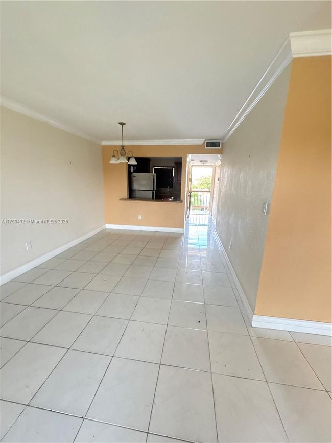 34 - 6565 W 26 Th Dr, Condo with 2 bedrooms, 2 bathrooms and null parking in Hialeah FL | Image 12