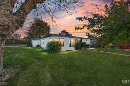 2016 Airport Dr, Bakersfield, CA, 93308-1636 | Card Image