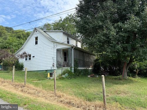 34 Perry Ln, BERKELEY SPRINGS, WV, 25411-4563 | Card Image