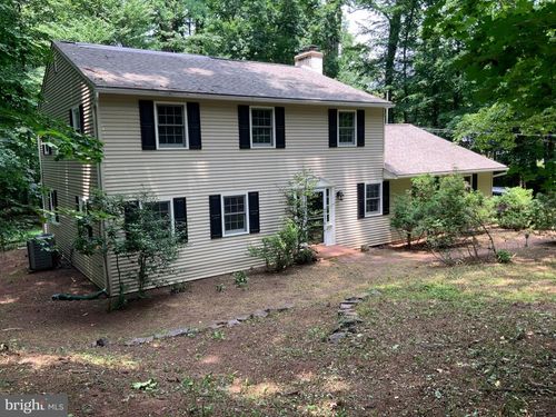 413 Fruit Farm Rd, ROYERSFORD, PA, 19468-3201 | Card Image