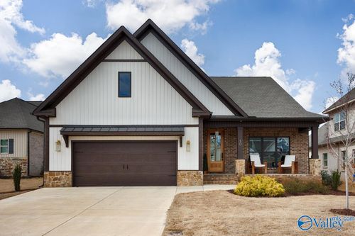 10 Hidden Grove Cir Sw, Huntsville, AL, 35803-1587 | Card Image