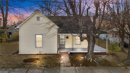 111 Miller St, Thomasville, NC, 27360-3736 | Card Image