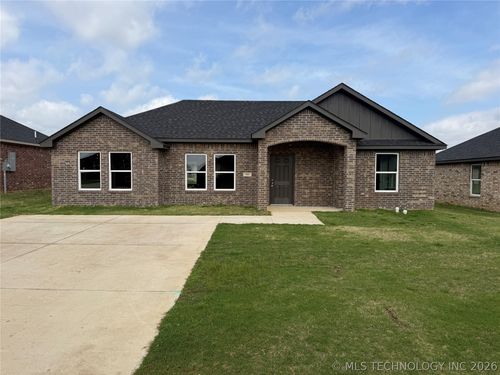 504 Honeysuckle Ln, Madill, OK, 73446-4043 | Card Image