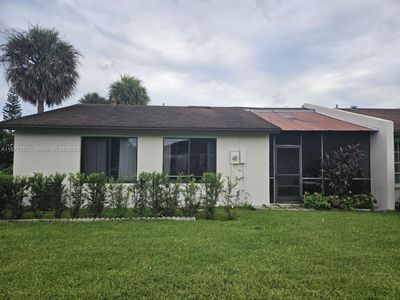 15725 Bottlebrush Cir, Home with 2 bedrooms, 2 bathrooms and null parking in Delray Beach FL | Image 2