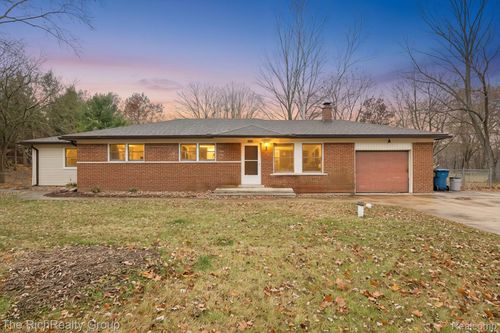 10110 Pheasant Lake Rd, South Lyon, MI, 48178-8109 | Card Image