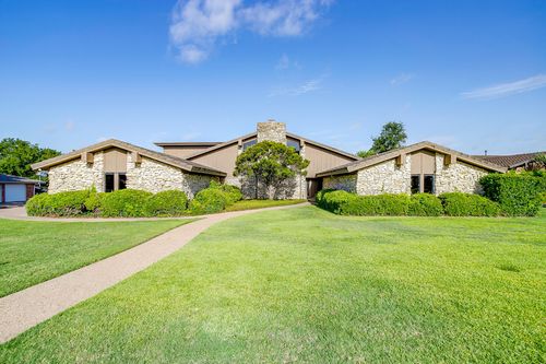 18 Bounty Rd E, Benbrook, TX, 76132-1002 | Card Image