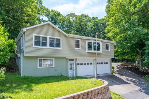 335 Elmira Trl, Hopatcong, NJ, 07843-1110 | Card Image