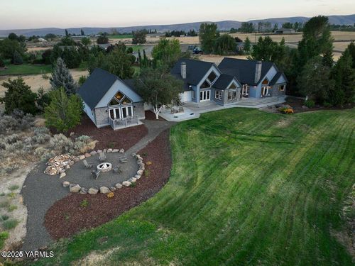 15783 Fisk Rd, YAKIMA, WA, 98908-8454 | Card Image