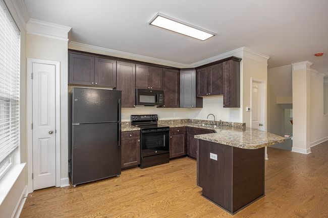 8222 Lenox Creekside Dr, Townhouse with 3 bedrooms, 4 bathrooms and 2 parking in Antioch TN | Image 12