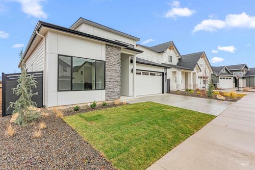 molalla-bonus-6732 N Magic Mallard Ave, Meridian, ID, 83646-1758 | Card Image