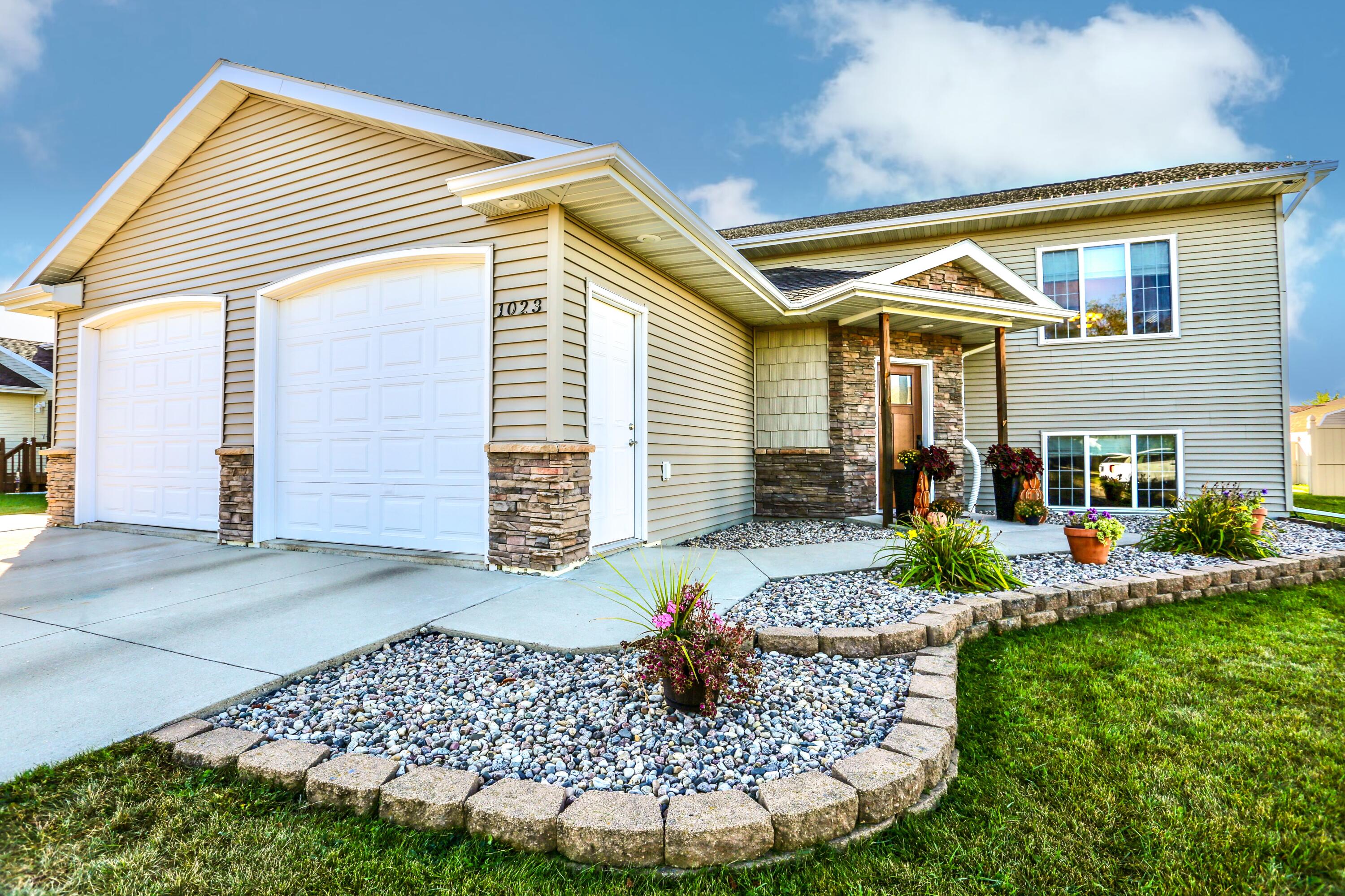 Ash Ln, Aberdeen, SD 57401