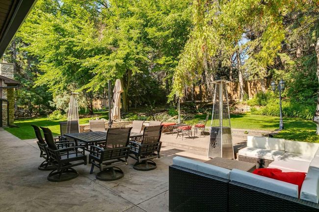 40 Eagle Ridge Pl Sw, House other with 5 bedrooms, 5 bathrooms and 8 parking in Calgary AB | Image 44