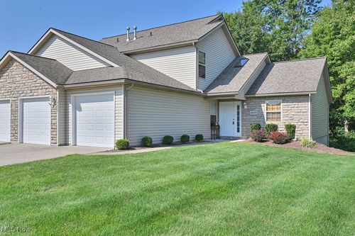 4620 Creekside Dr, Kent, OH, 44240-7372 | Card Image