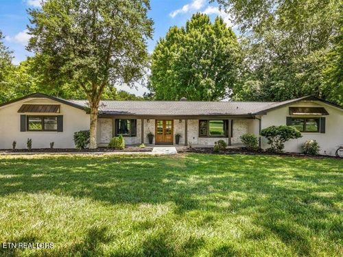 2316 Cove Field Rd, Knoxville, TN, 37919-9305 | Card Image