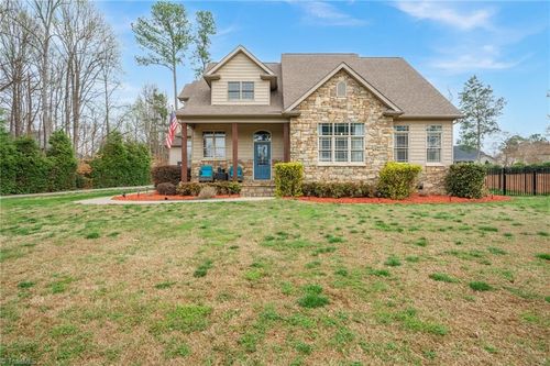 140 Pine Bluff Dr, Mooresville, NC, 28117-6654 | Card Image