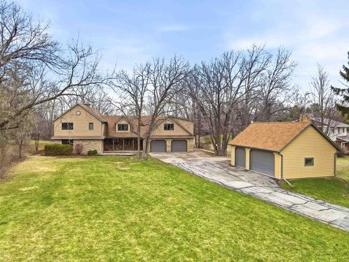 4431 Swallow Banks Lane, OMRO, WI, 54904 | Card Image