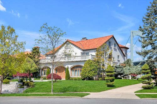 118 Malba Dr, Malba, NY, 11357 | Card Image