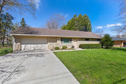 8727 N Kildeer Court, Brown Deer, WI, 53209 | Card Image