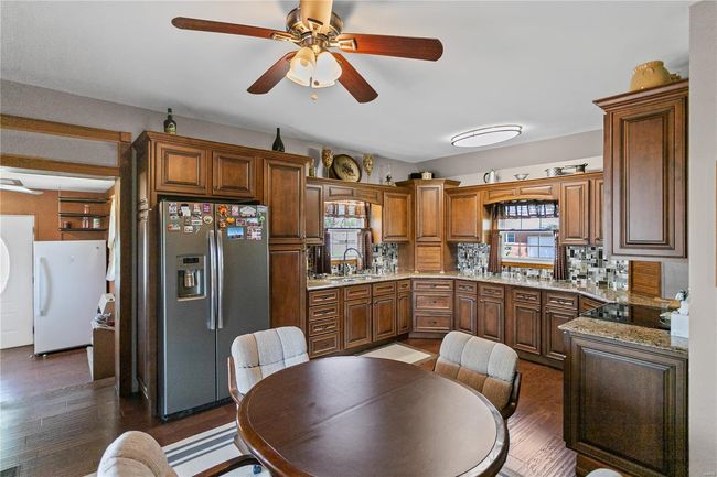 708 N Giddings Ave, House other with 3 bedrooms, 2 bathrooms and 2 parking in Jerseyville IL | Image 22