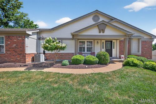 15822 Harris Ridge Ct, Chesterfield, MO, 63017-8725 | Card Image