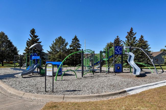 Walk/bike to nearby parks and trails! | Image 33