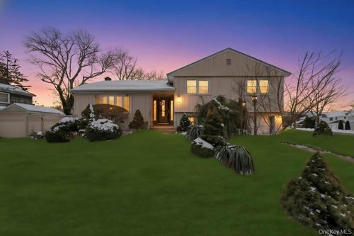 178 Gerhard Rd, Plainview, NY, 11803-5515 | Card Image