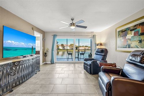 apt-208a-9580 Victoria Ln, NAPLES, FL, 34109-1649 | Card Image