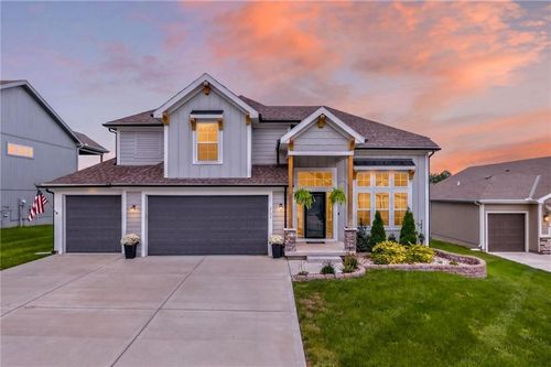 2152 Hay Market Ct, Liberty, MO, 64068-7463 | Card Image