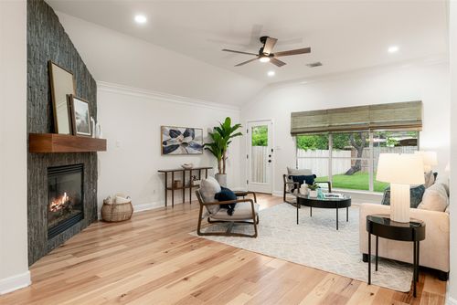 7805 Crandall Rd, Austin, TX, 78739-1909 | Card Image