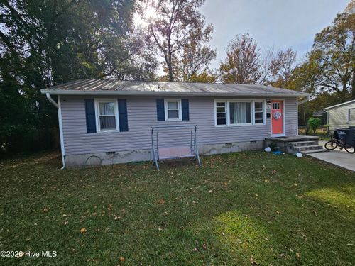 16 White Oak St, Jacksonville, NC, 28540-5636 | Card Image