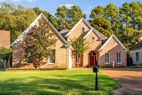 8400 Wood Manor Cv, Cordova, TN, 38016-2031 | Card Image