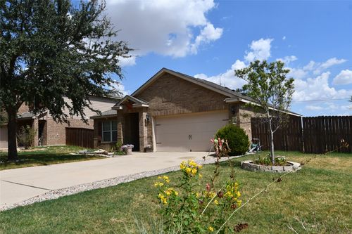 215 Dodge City Trl, Newark, TX, 76071-4340 | Card Image